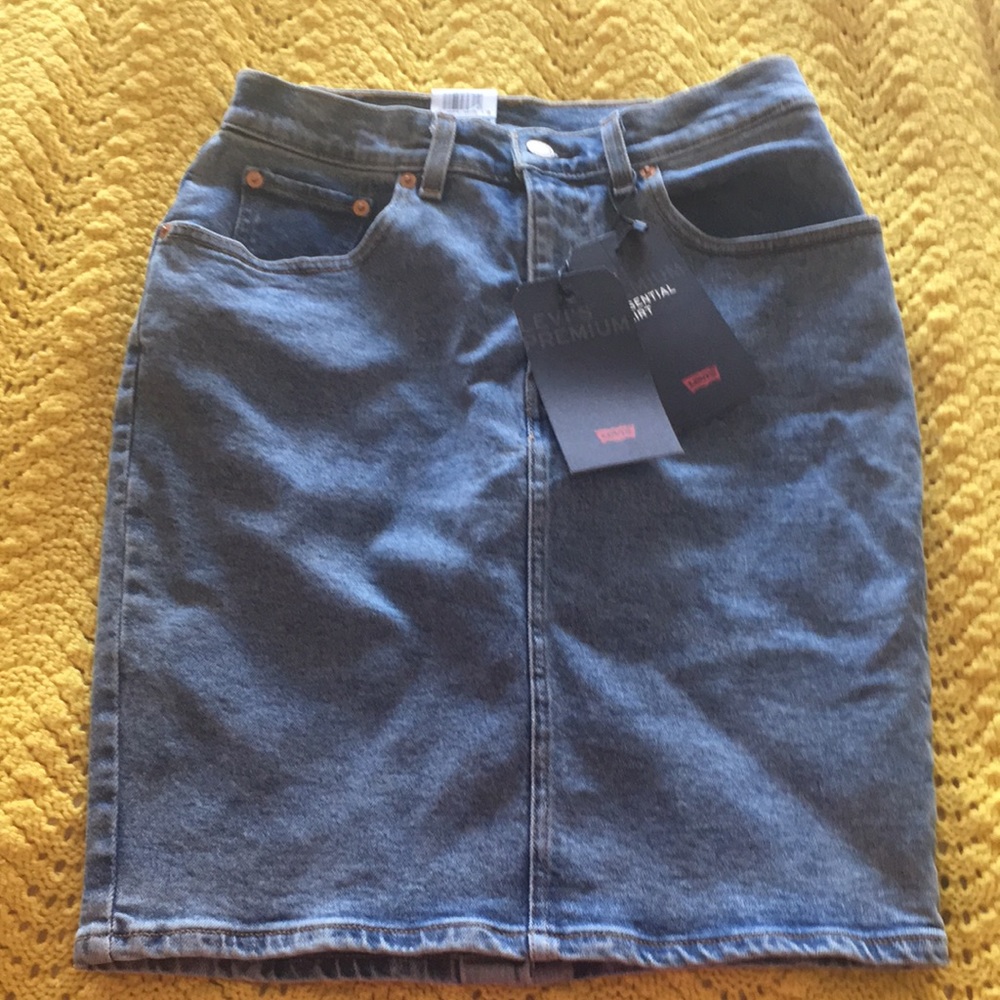 Levi’s essential pencil skirt